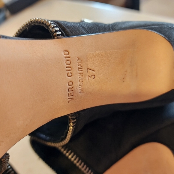 Arnold Churgin  Black Leather Zipper Detail  Heel Women's Bootie  Size 7 - Picture 7 of 7